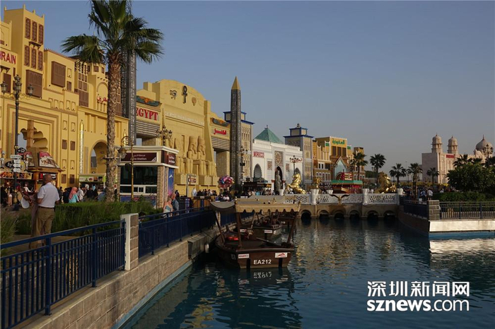 美食的诱惑怎么也挡不住。李仁奇 摄