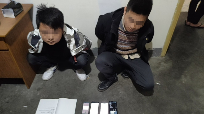 抓捕现场。重庆市沙坪坝区警方供图