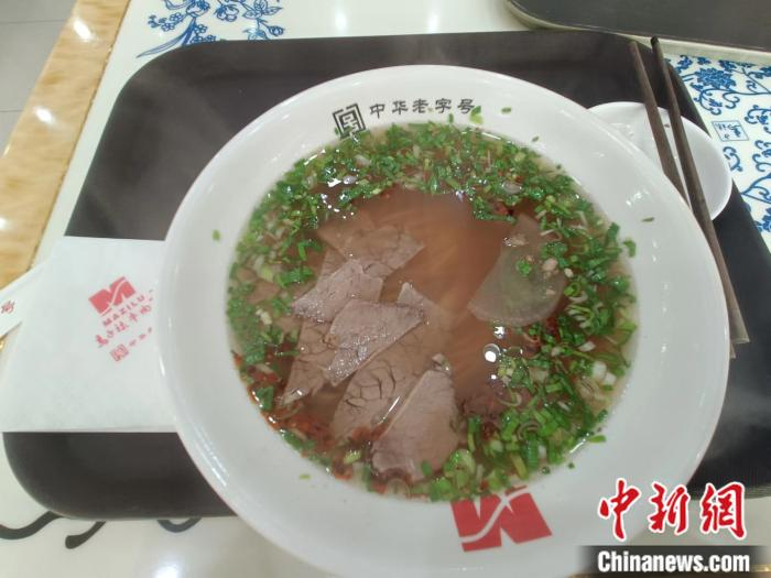 兰州老字号马子禄牛肉面。 左雨晴 摄