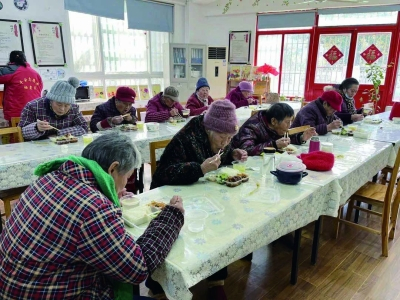 栖霞区尧化街道王子楼社区姚坊门居家养老服务中心的“爸妈食堂”。 社区供图