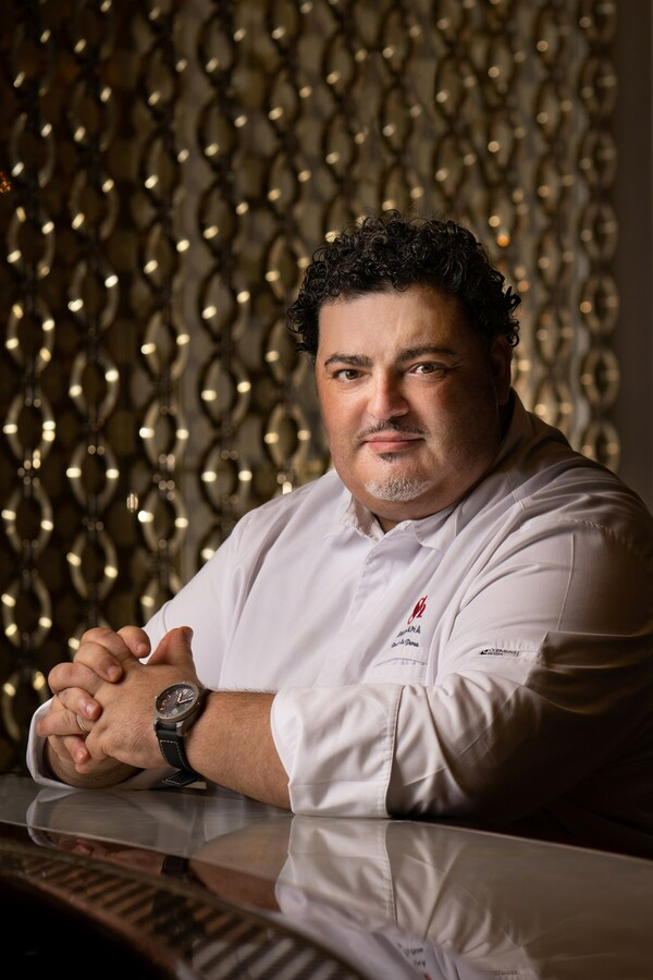 　　8 ½ Otte e Mezzo BOMBANA 行政总厨Riccardo La Perna