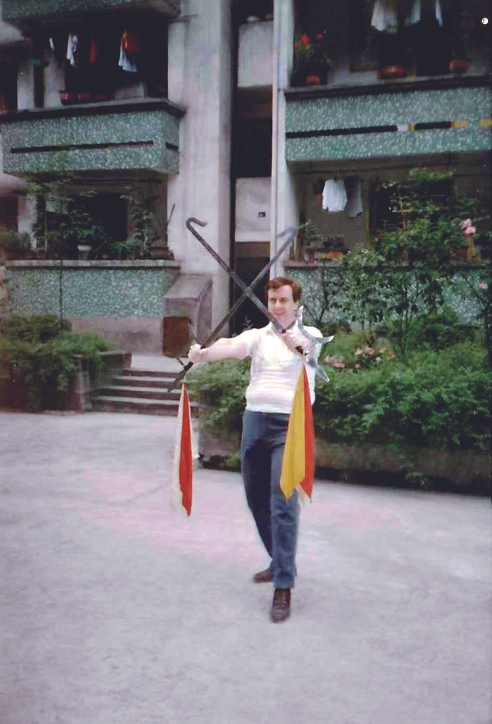     包德龙年轻时就对中华武术十分感兴趣