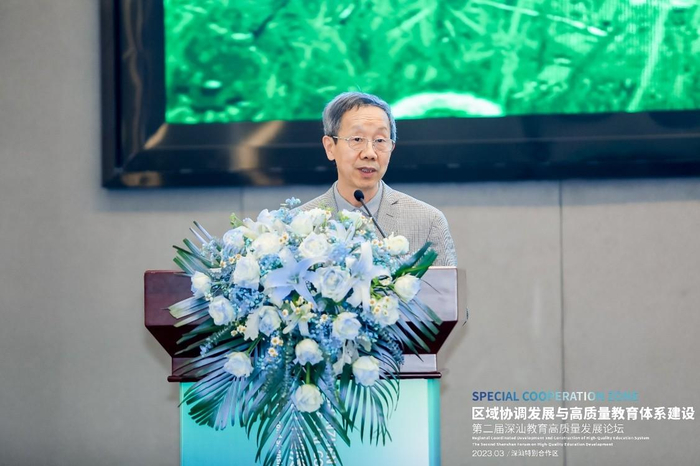 　　重庆市政协原委员、重庆市教委原副主任 牟延林