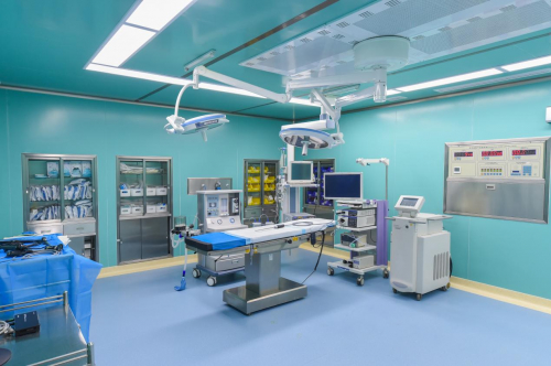 　　鸣科医学新投入使用的实验中心