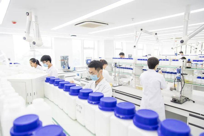 （图：福瑞达生物研发创新中心实验室）