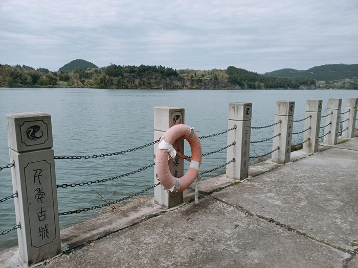 ↑事发嘉陵江边