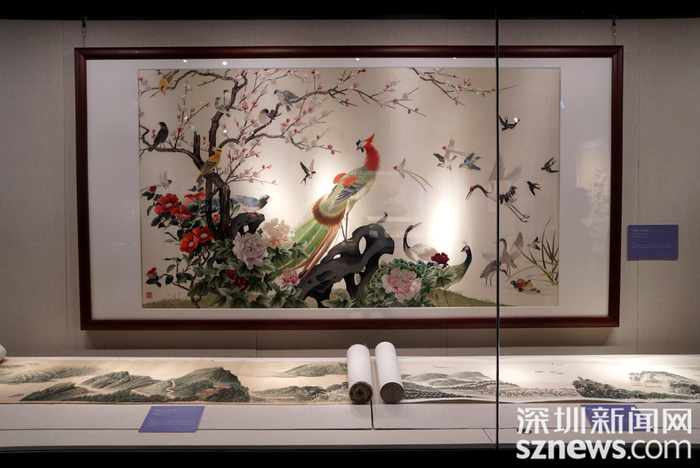 单面绣《百鸟朝凤》 作者：苏州刺绣研究所