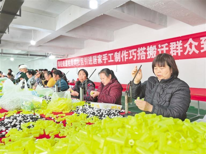     海校街道柏果树社区引进的加工厂。 彭光杰 摄