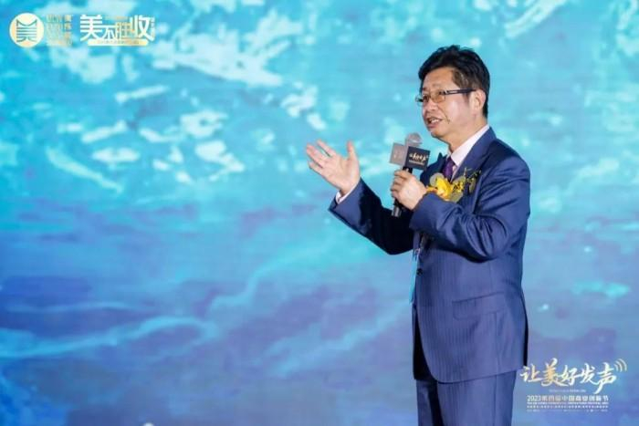 　　云南省政府正厅级参事、云南省民营企业家协会会长 花泽飞