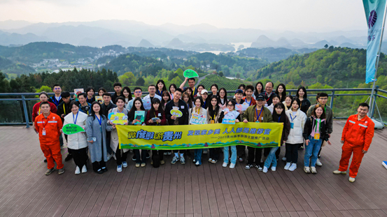 　　采风团合影留念 摄/任珍宇