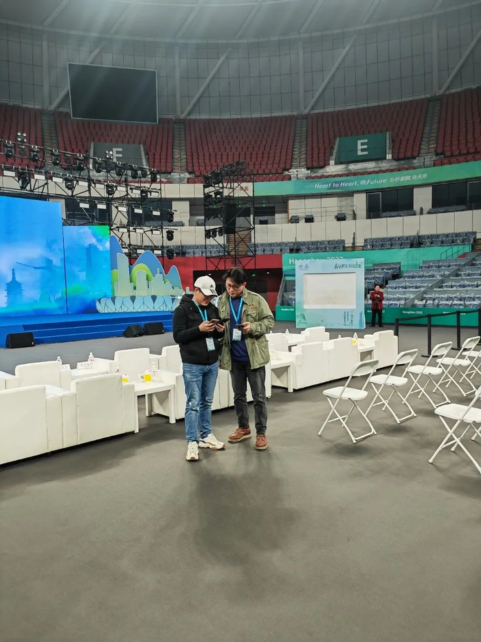 图3 杭州移动与华为团队手持终端测试网络信号