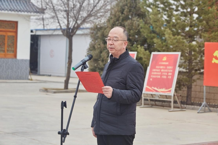 　　刘峰处长热烈欢迎柯尼卡美能达公益团队的到来