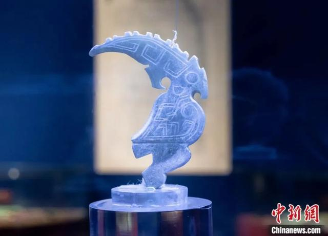 河南安阳殷墟博物馆展出的玉鸟。《诗经》有言“天命玄鸟，降而生商”，可视为商族的神话史诗。视觉中国 供图
