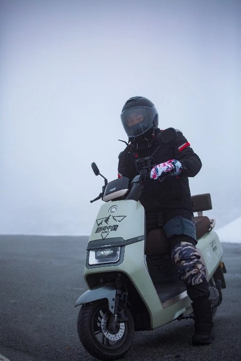 　　图:爱玛指挥官2023在折多山