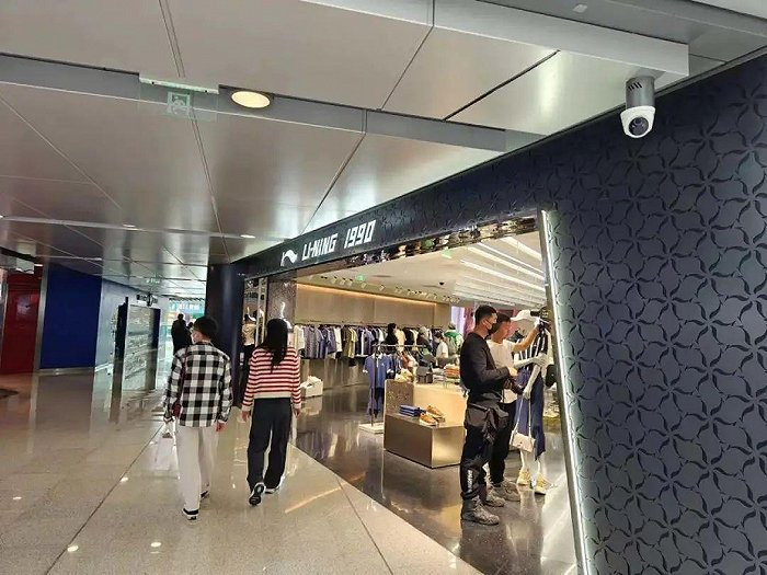 图注：位于北京芳草地购物中心的首家李宁1990店。Tech星球摄