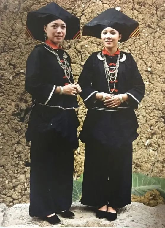 ▲黑衣壮姑娘（图源广西非遗生活馆）