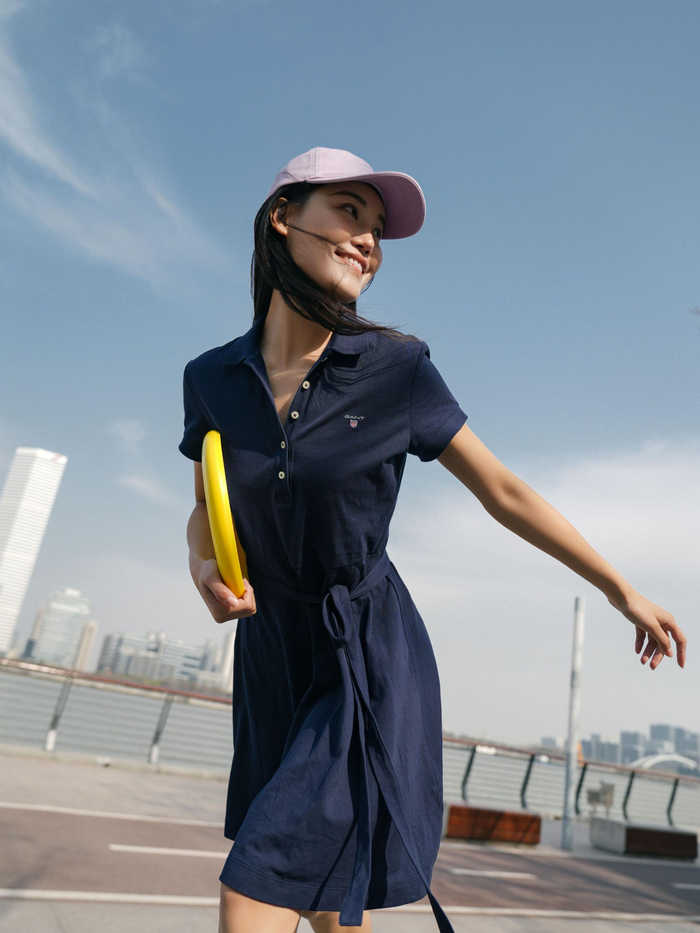 　　知名-博主诺诺陈演绎POLO裙装造型