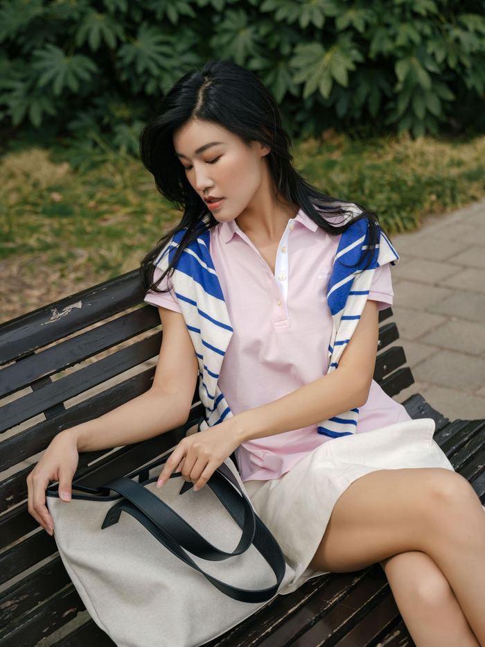 　　知名-博主诺诺陈演绎POLO衫造型