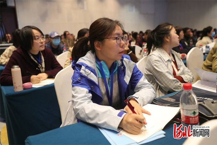 4月8日，河北省农业和企业科技特派员创新能力提升培训会在秦皇岛举行。河北日报通讯员 曹建雄摄