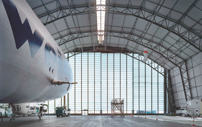     ▶飞艇艇身采用碳素纤维合成材料与铝合金制成