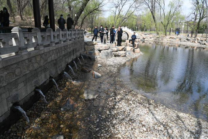 “龙泉漱玉”景观。新京报记者 王颖 摄