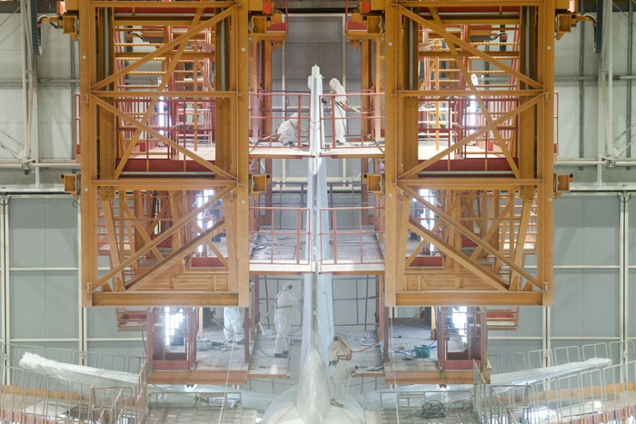 4月5日，海南自贸港迎来首单进境飞机喷涂业务。（新华社）