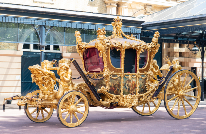 （黄金马车，来源：白金汉宫）
