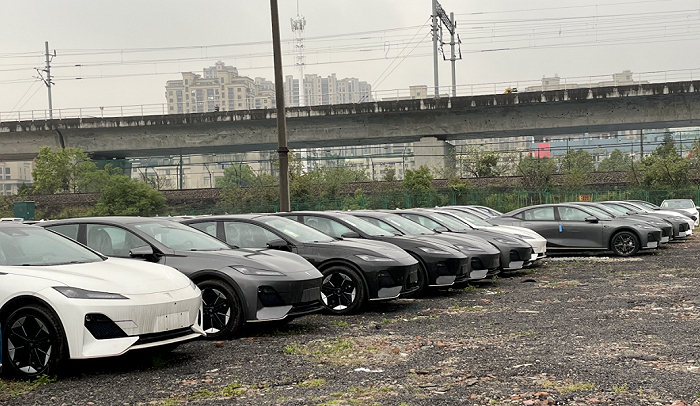 滞销的长安深蓝SL03/豹变‍