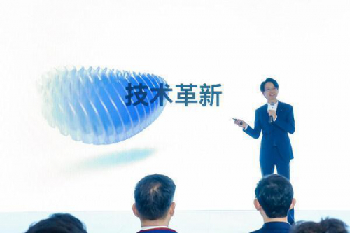 　　在“蔡司时刻”活动上，眼视光行业领先机构与蔡司光学代表共同见证技术革新时刻