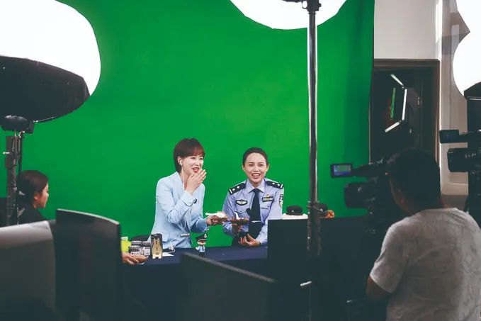 直播带货活动现场。温凯摄