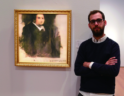 图为AI创作的一幅绘画《埃德蒙·贝拉米肖像》及其创作机构Obvious联合创始人皮埃尔·福特雷。