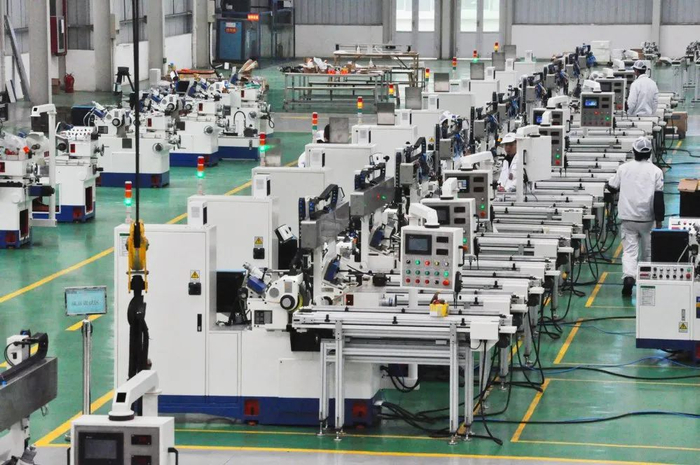 省装备制造业协会从深圳引进企业——贵州兴富祥立健机械有限公司智能化生产线。资料图