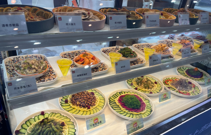 盖世食品展位区部分产品 受访者供图
