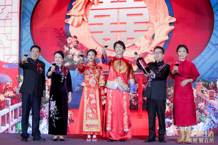 婚宴情景剧《中国宴解百纳开起 皆大欢喜》