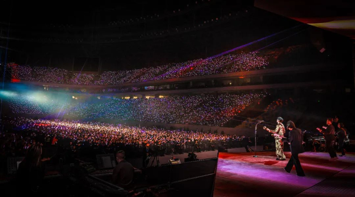 李荣浩“纵横四海”巡回演唱会成都站现场 图片来源：凤凰山体育公园官微