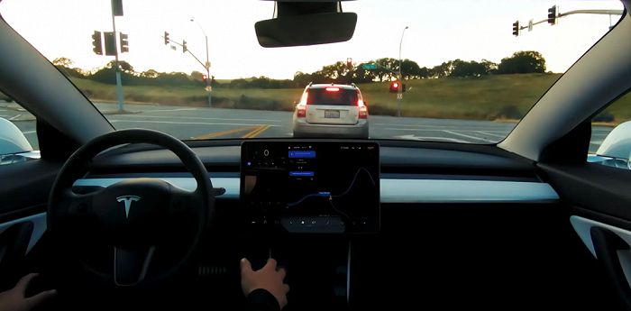 特斯拉full-self driving系统，图源特斯拉官网