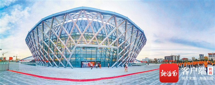 东方文化体育广场。记者 陈元才 摄