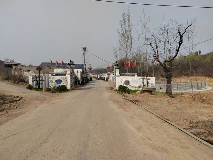 三家村村口。图/佟西中 摄
