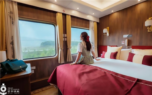 星享铁旅呼伦贝尔号景观包间