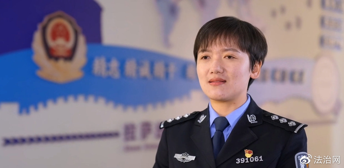 图为白玛央宗。