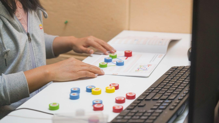 而想要让孩子越来越聪明，这4个由火花思维儿童教育心理咨询师海鸥老师总结的促进大脑成长的好办法，建议家长一定要尝试一下。