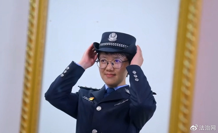 图为白玛央宗。