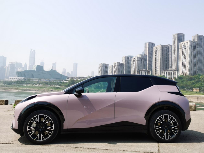 极氪X侧面设计。 华龙网-新重庆客户端 杨翔然 摄