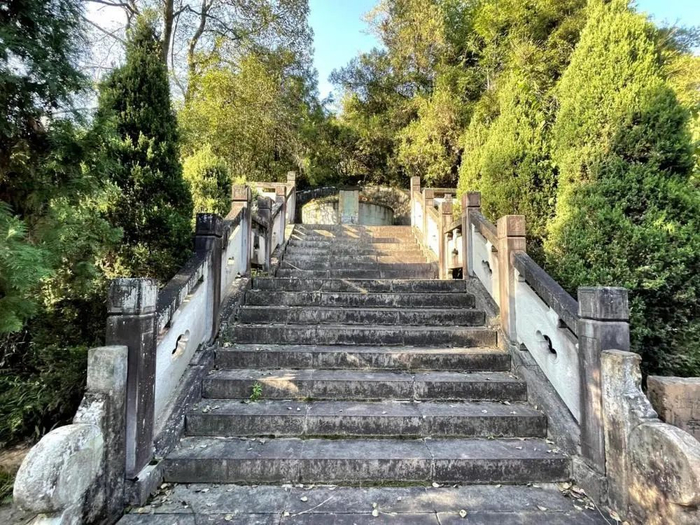 辛弃疾墓。新华每日电讯记者赖星摄