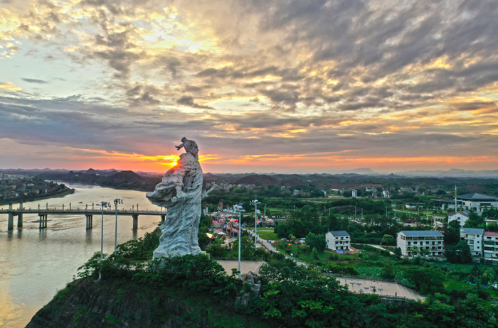 图为铅山辛弃疾雕像。铅山县融媒体中心丁铭华摄