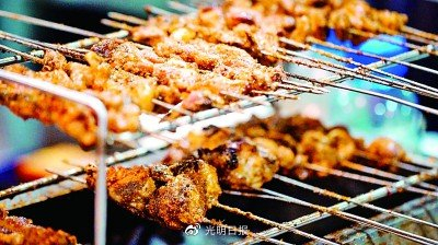江苏徐州烧烤。资料图片