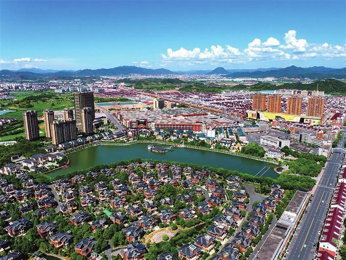     花园村全景图（浙江省东阳市花园村村委供图）