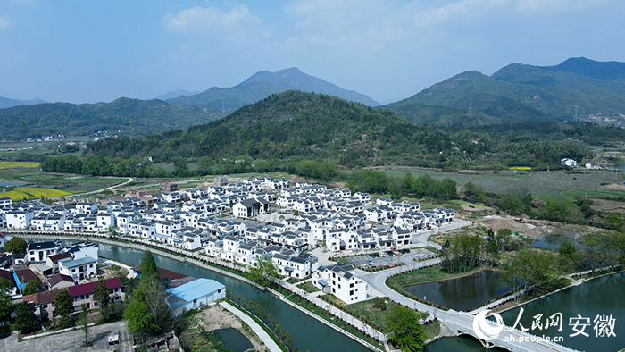 美丽新农村——陵阳镇沙埂村。人民网 王锐摄