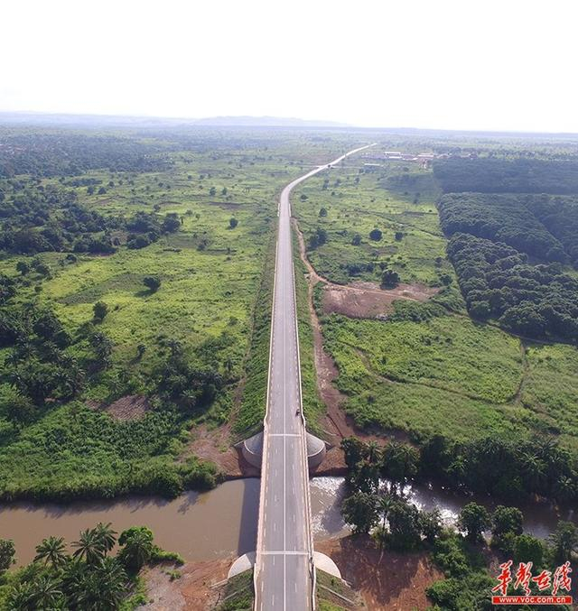 ▲刚果（布）国家一号公路项目。