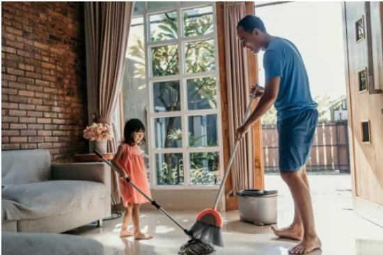 中国家庭特有的清洁偏好，这几年各种洗地工具经久不衰。/图虫创意